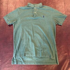 Ralph Lauren green Polo Shirt. Classic fit size Medium.